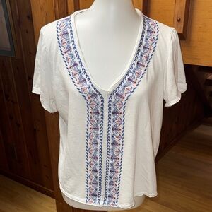 Knox Rose size XL women’s White Top with Blue and Red Embroidery shirt